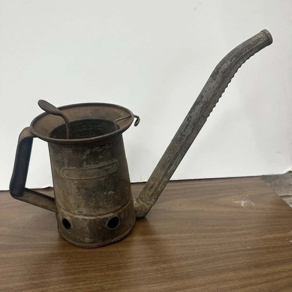 HUFFMAN Vintage One Quart Oil Can With Swing Spout #59 Aged Antique Look‎ Patina